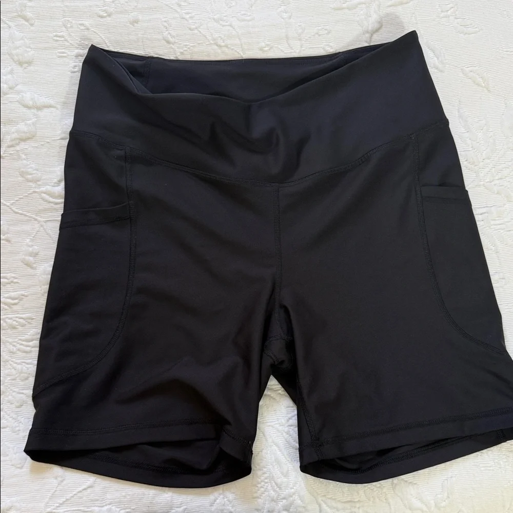 🌷2/15 Old Navy Active PowerSoft High Rise Bike Shorts Size Large - Picture 2 of 4